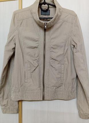 Женская куртка ветровка