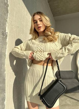 Трендовий в'язаний костюм спідниця + светр