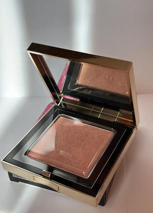 Bobbi brown хайлайтер foiled petal