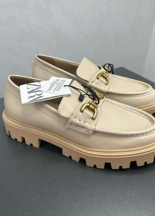 Лоферы zara кожаные туфли лоферы zara