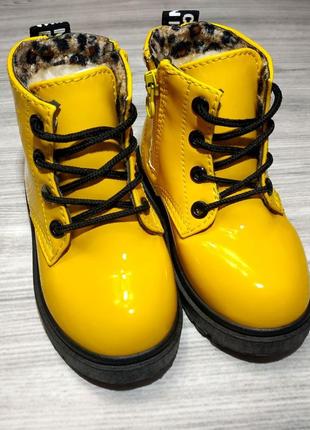 Лаковані черевики з хутром дитячі