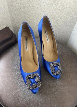 Атласні туфлі