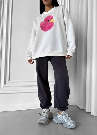 Трендовий спортивний костюм