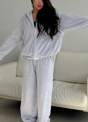 Велюровый костюм