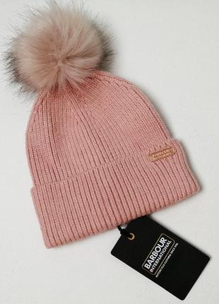 Брендова нова шапка barbour