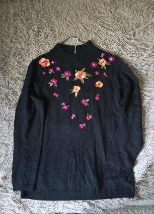 Красивый черный свитер гольф кофта