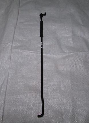 Тримач капота hyundai tucson 2004-2009