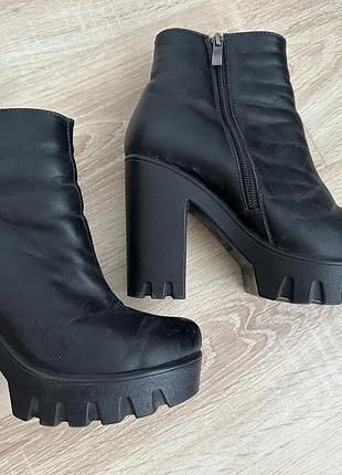 Шкіряні зимові жіночі чоботи