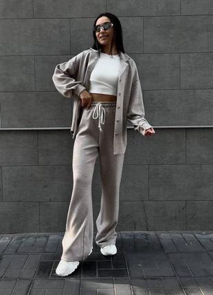 Костюм с брюками палаццо