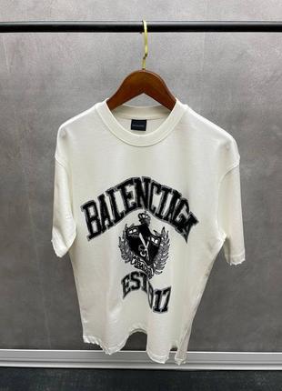 Белая футболка мужская с принтом в стиле balenciaga