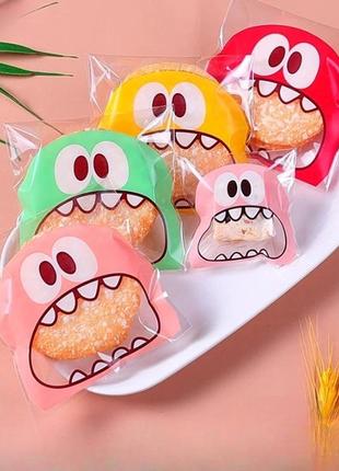 Подарункові, святкові, новорічні пакетики