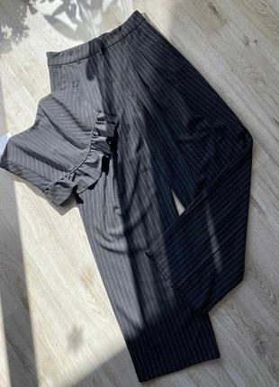 Брючний жіночий костюм bershka