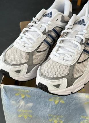 Оригинальные кроссовки от adidas5 фото