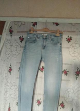 Супер джинси голубого кольору "zara" eur 42.usa 10.2 фото