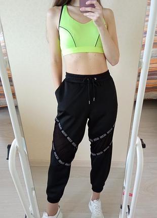 Спортивные штаны с лого guess