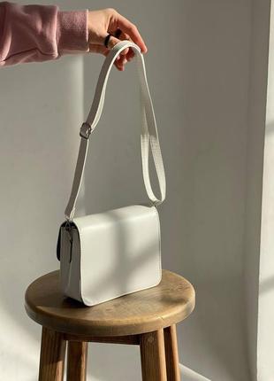 Жіноча сумка крос-боді через плече на тонкому ремінці біла3 фото