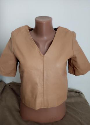 Футболка из кожзама