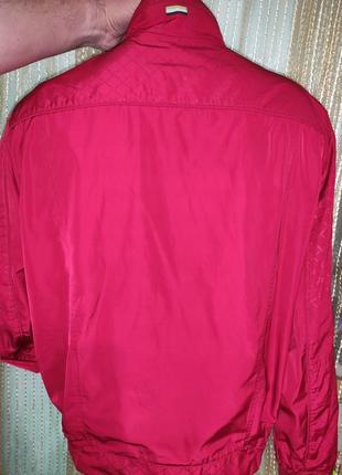 Стильная фирменная оригинал курточка ветровка hugo boss.s-m.3 фото