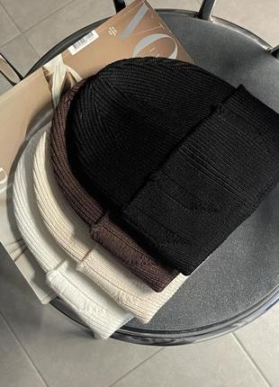 Рвана шапка / шапки рвані з відворотом / шапки рванки з потертостями трендові тренд