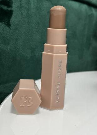 Скульптор для обличчя fenty beauty match stix matte skinstick (01 amber) 7.1 g