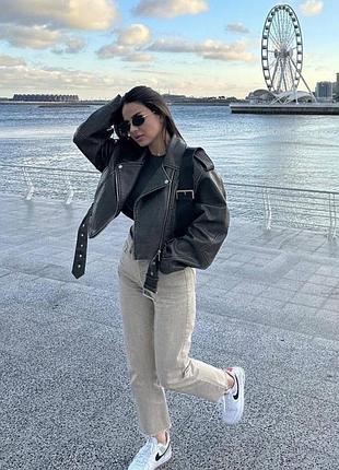 Коричнева укорочена байкерська куртка зара zara