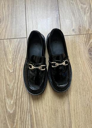 Zara лофери 35 розміру