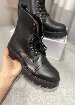 Женские ботинки