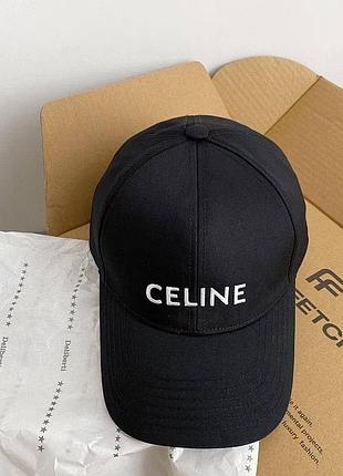 Трендовая кепка celine