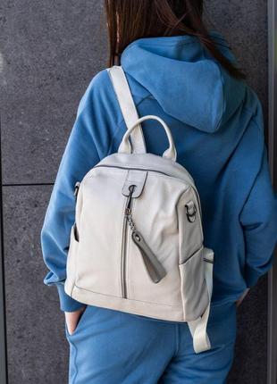 Женский стильный и качественный рюкзак из натуральной кожи белый