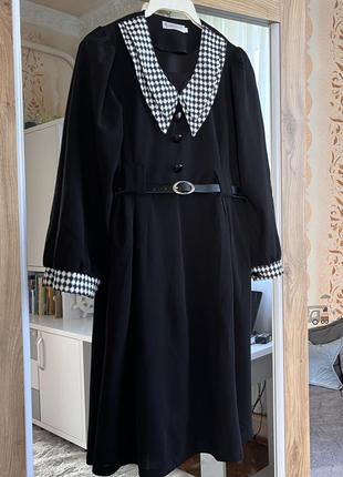 Платье с воротничком