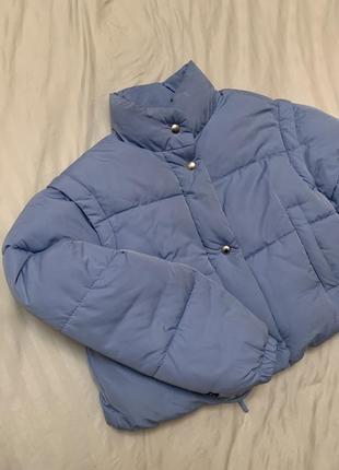 Короткая голубая куртка xs bershka осень весна