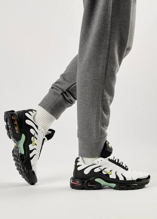Шикарные стильные кроссовки nike air max plus tuned 8