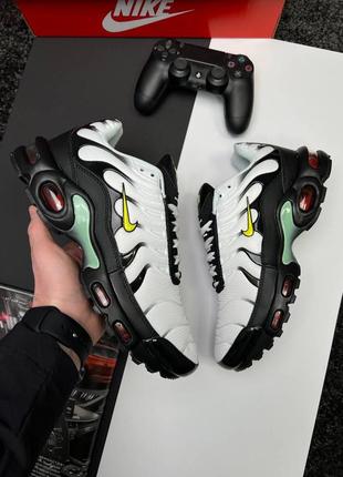 Шикарные стильные кроссовки nike air max plus tuned