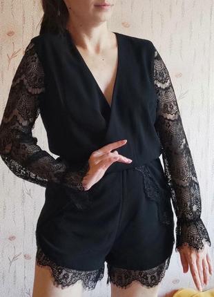 Чорний комбінезон з мереживом ромпер з шортиками та довгими гіпюровими рукавами шорти жіночі5 фото