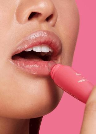 Увлажняющий и восстанавливающий блеск-бальзам для губ laneige lip glowy balm berry2 фото