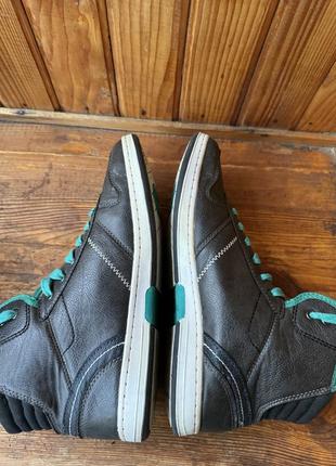 Стильные высокие кроссовки, демесезонные ботинки40 размер, стелька 26 см