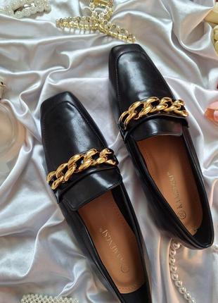 Черные лоферы с квадратной носиком с золотой цепочкой туфли балетки2 фото