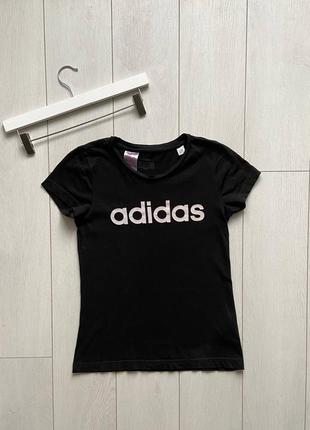 Женская футболка adidas