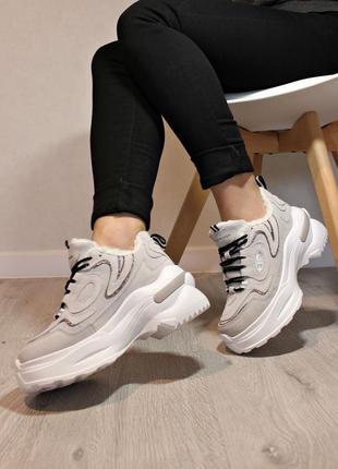 Жіночі спортивні черевики на хутрі ametra8 фото