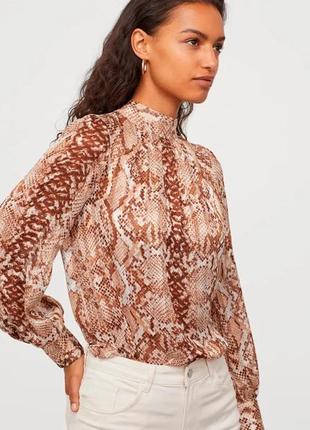 Кольорова блуза з довгими пишними рукавами у тваринний принт легка кофта жіноча сорочка
