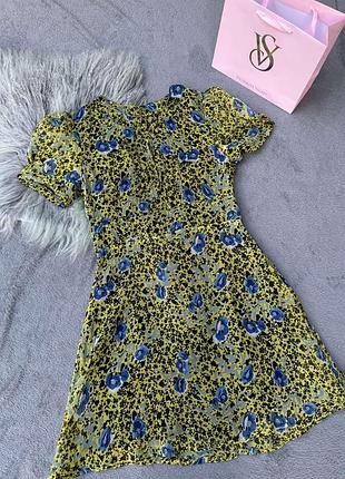 Шифоновое платье с открытой спинкой