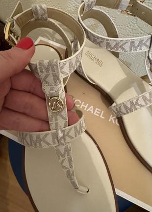 Продам босоніжки michael kors3 фото