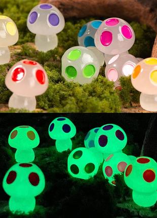 Микро пейзажная фигурка светящиеся грибы пришельцы, набор 5шт6 фото
