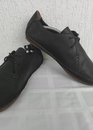 Туфли кожанние clarks artisan р.40