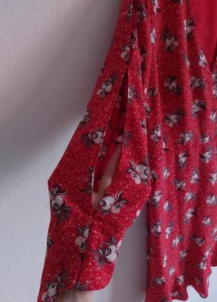 Шикарное платье на запах в цветочный принт3 фото