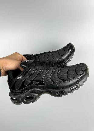 Мужские кроссовки nike air max plus triple black2 фото