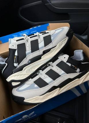 Оригінальні кросівки від adidas2 фото