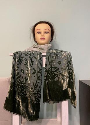 Нежный шарф из панбархата зеленых оттенков