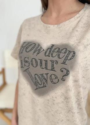 Бежевая свободная винтажная футболка с надписью s m4 фото