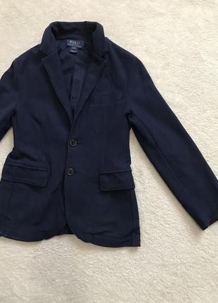 Темно-синий пиджак